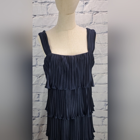 NEW DKNY Sleeveless Square Neck Tiered Ruffle Pleated Swing Dress Navy 6 US - Picture 14 of 16